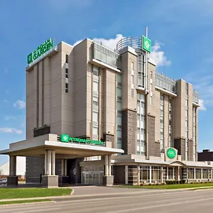 Wyndham Garden Fallsview Hotel Niagara Falls